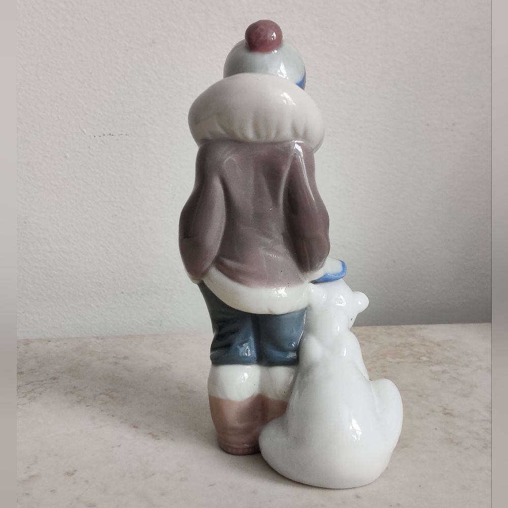 Lladro "Eskimo Riders" Inuit Boy with a cub Porcelain Figurine - Picture 6 of 14